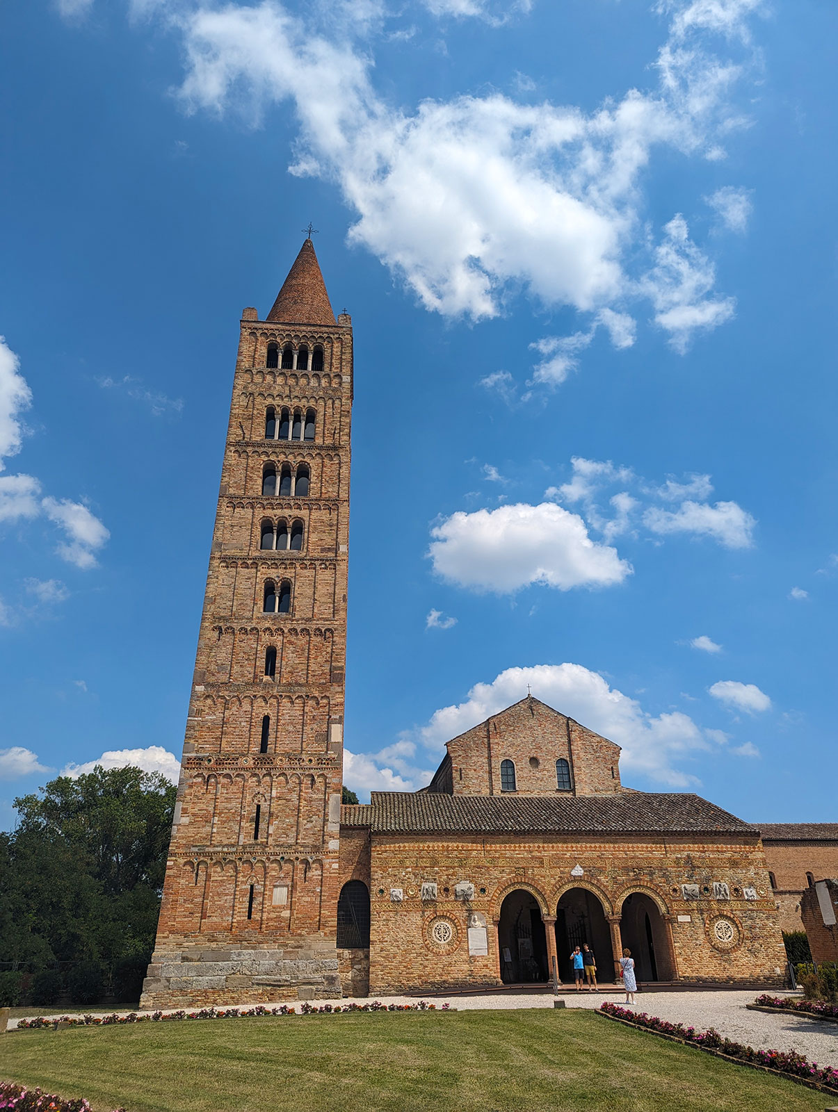 Frontal view of the Pomposa Abbey