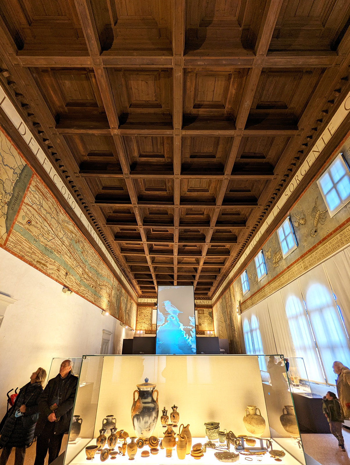 Reperti archeologici provenienti dagli scavi nella citt&agrave; etrusca di Spina